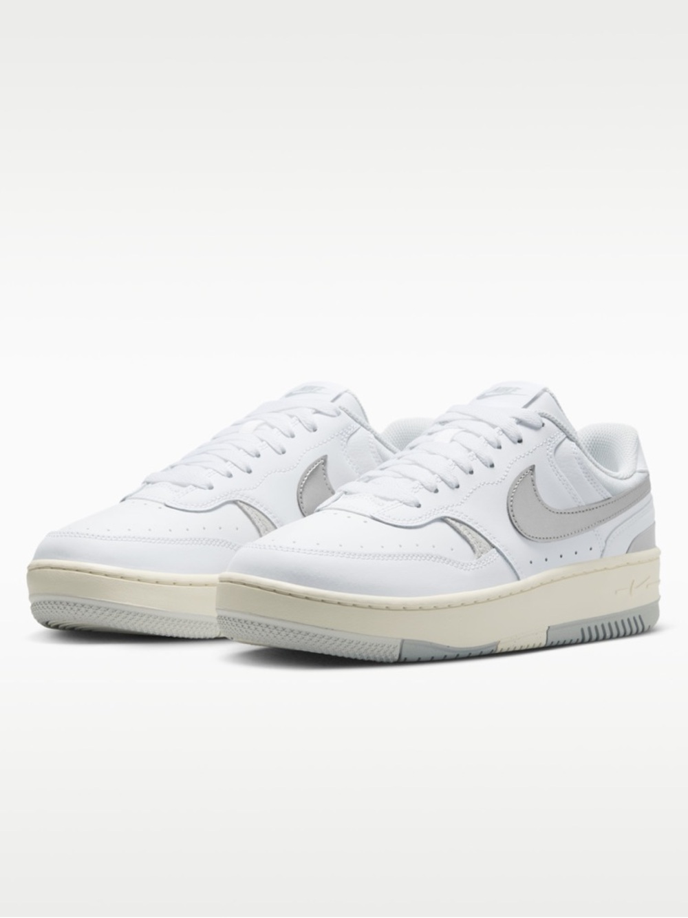 NIKE Gamma Force Sneakers - Womenās White Platform Shoes - Size 8.5